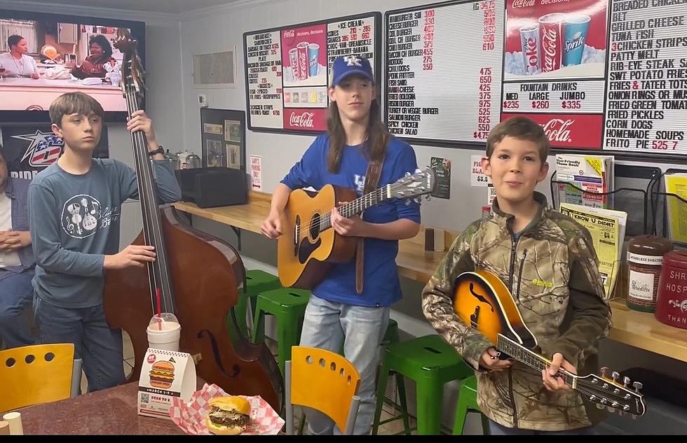 Kentucky Bluegrass Trio Create a Fun and Tasty Jingle for Owensboro Burger Week