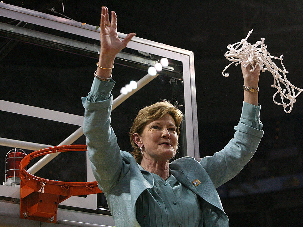 Tennessee’s Pat Summitt Reveals She Has Dementia, Will Continue Coaching [VIDEO]