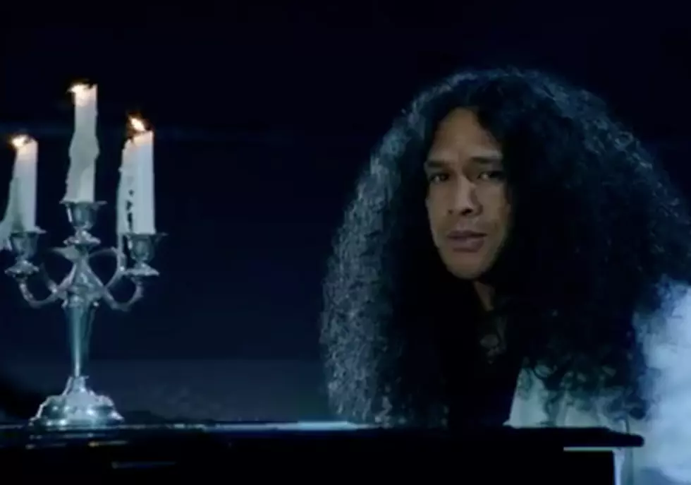 Troy Polamalu Stars In Unique Head & Shoulders Ad [VIDEO]