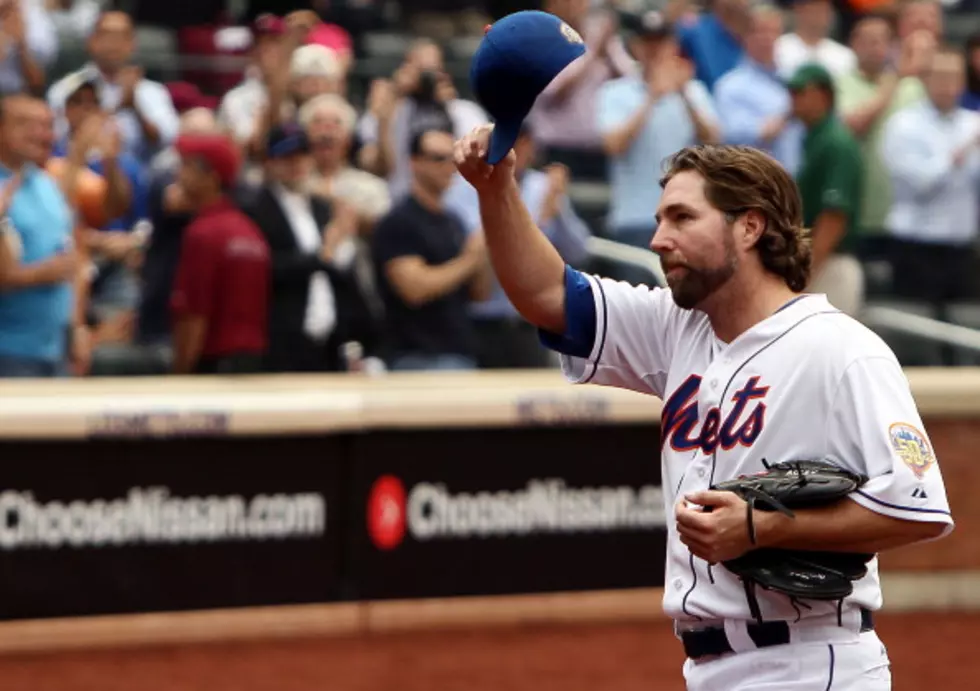 Mets Pitcher R.A. Dickey Claims He Was Hurt All Season