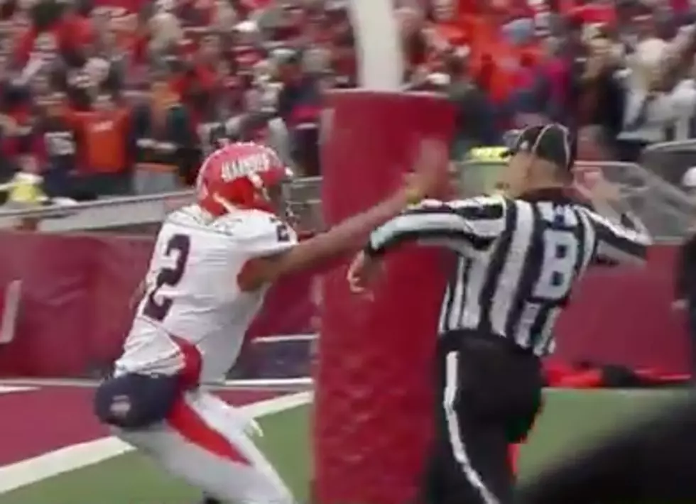 Illinois Quarterback Denied High Five By Official [VIDEO]