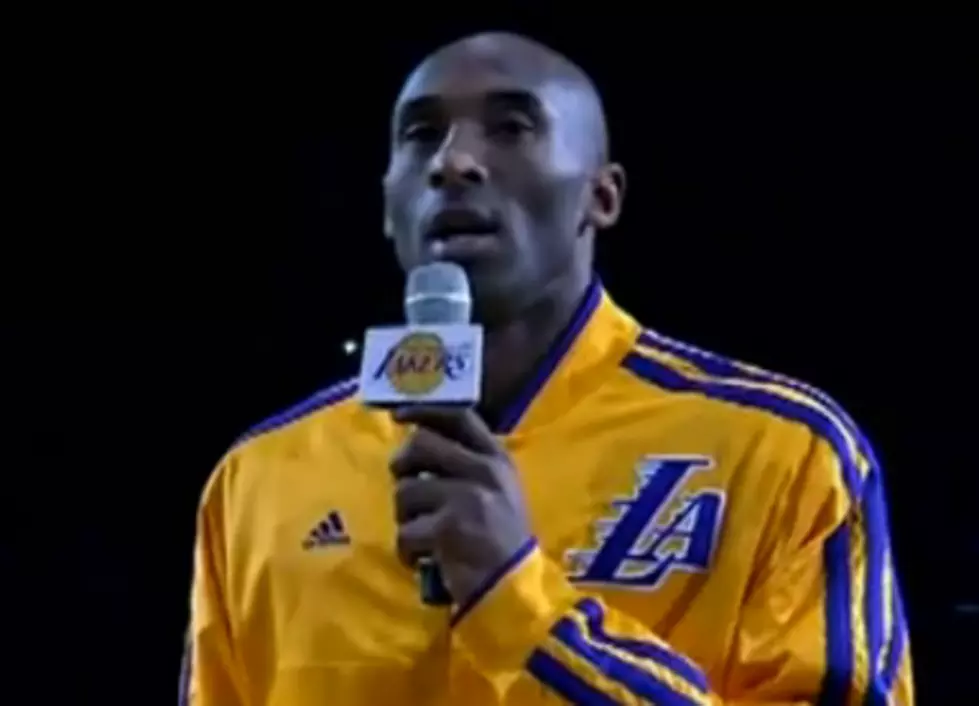 Lakers Have Moment Of Silence For Late Jerry Buss [VIDEO]