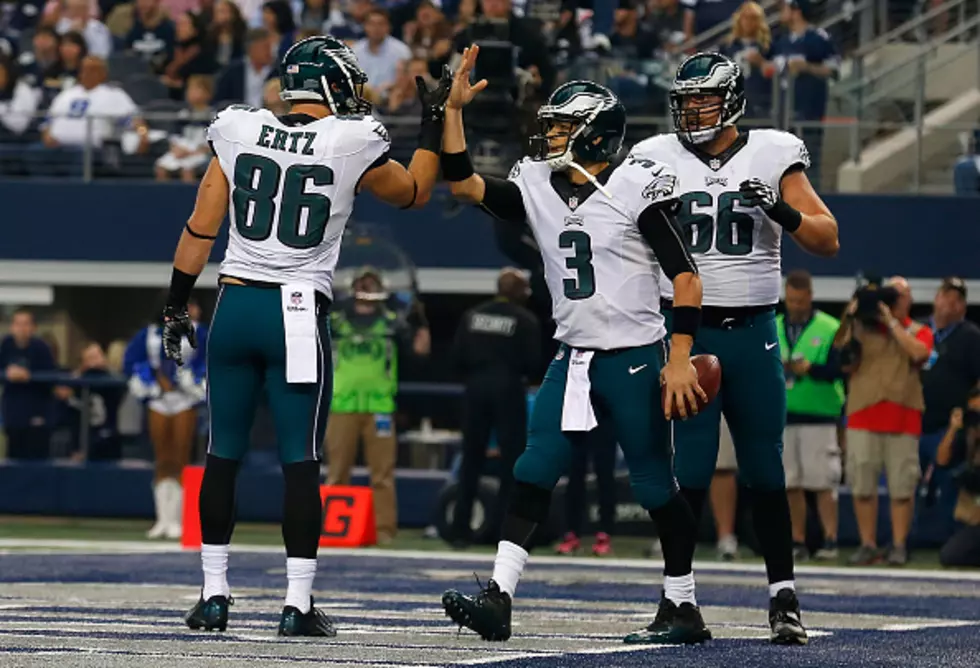 Eagles Move to Top in NFC East