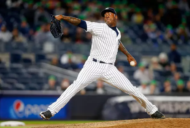 Chapman Debuts In Yankees Win