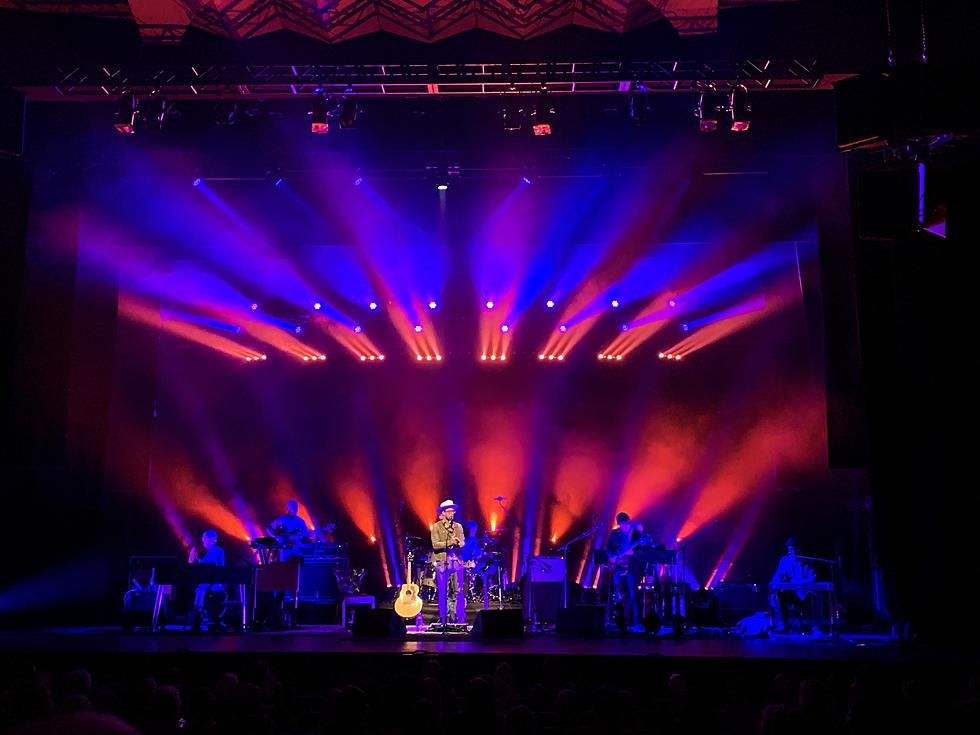 Amos Lee Puts The Egg In Albany On A Slow Simmer