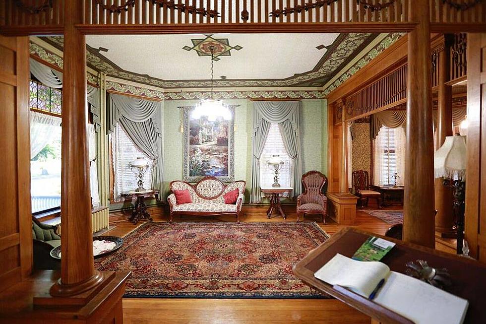 Spend Christmas with Your Entire Family in a Victorian Mansion