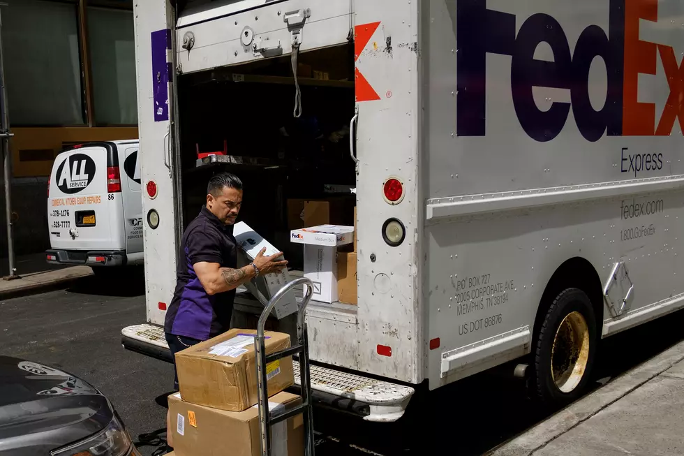 Walgreens & FedEx Partner to Thwart Porch Pirates
