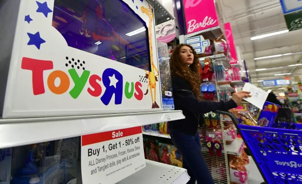 Are QC Toys R Us Stores Closing?