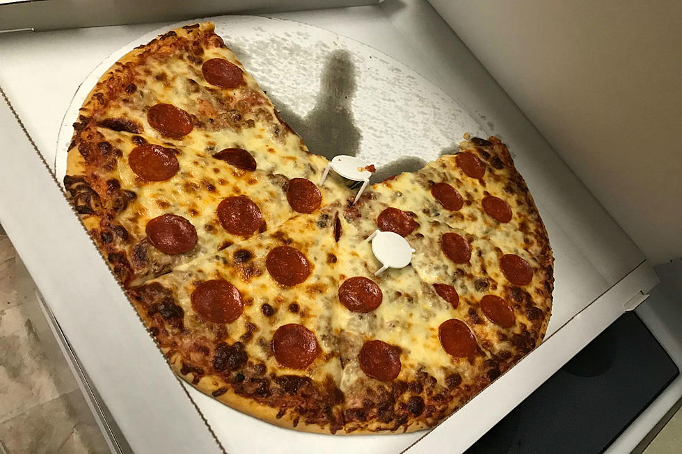 Johnny's Serves Up One Big Pizza