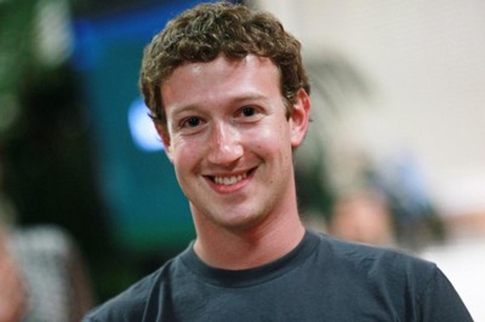 Mark Zuckerberg Awkward On SNL