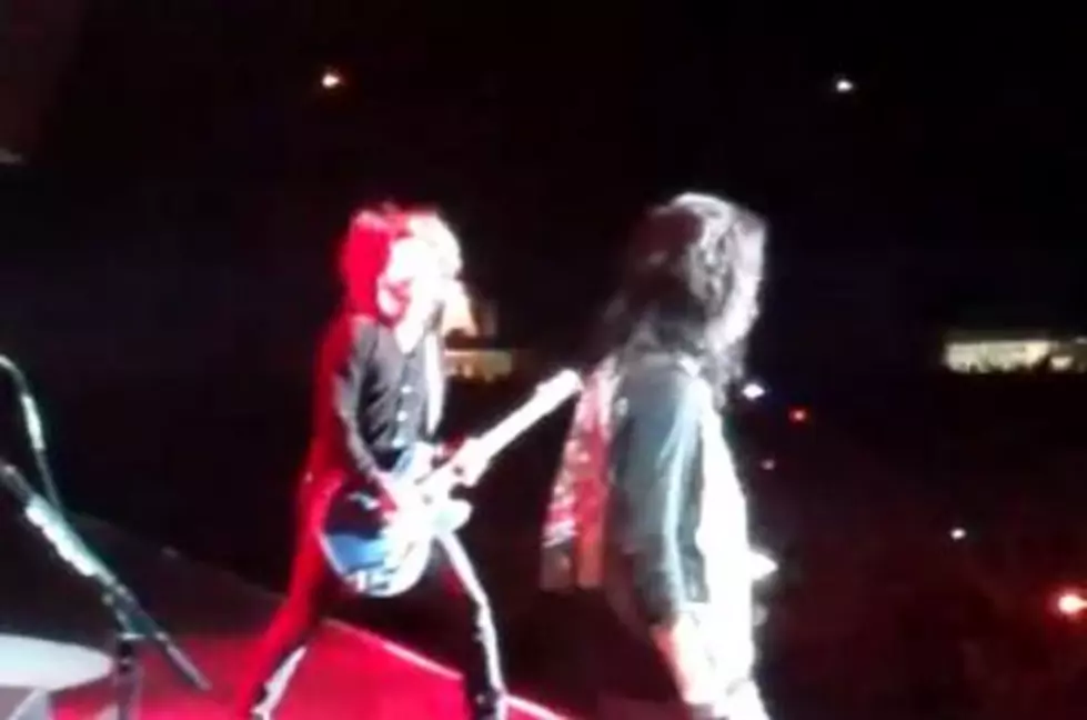 Alice Cooper Joins Foo Fighters On Stage [VIDEO]