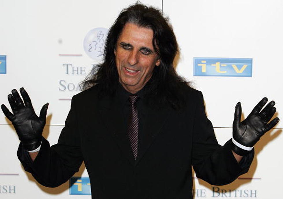 Alice Cooper Guest Hosts On “Never Mind The Buzzcocks” British Comedy Show [VIDEO]