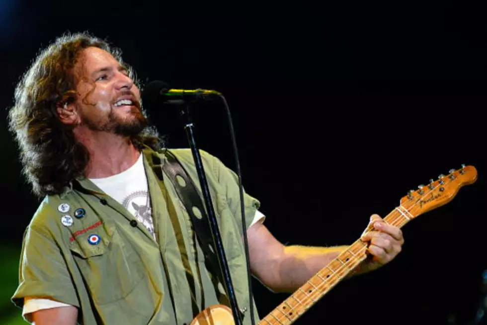 A New Song from Eddie Vedder Called ‘Skipping’ Surfaces [AUDIO]