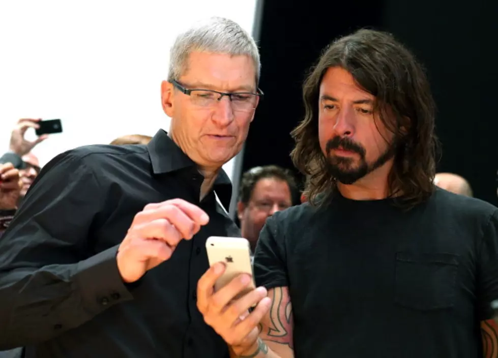 Apple Introduces iPhone 5. Geeks Mess Pants Worldwide – Tech Thursday
