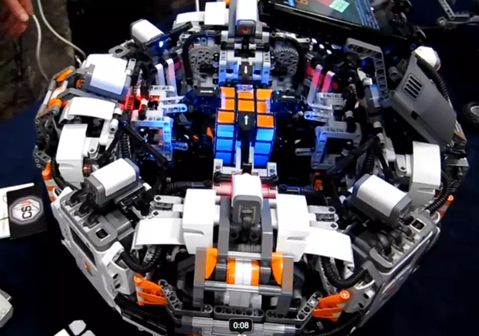 World’s Fastest Rubik Cube Solver Made with Legos – Tech Thursday