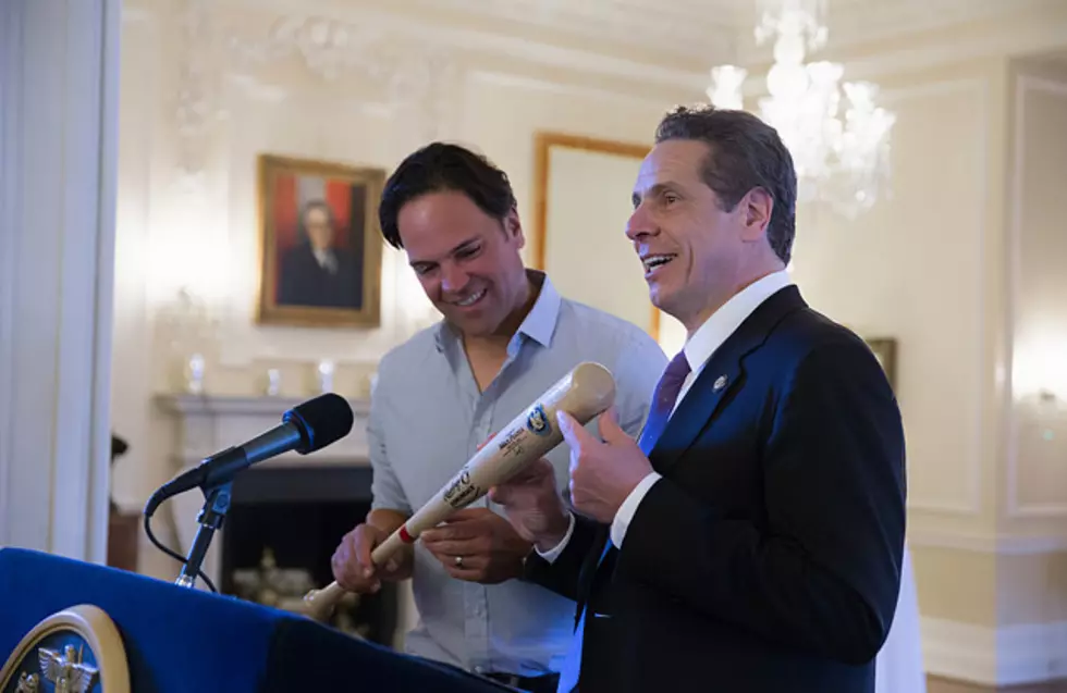 Mike Piazza Presented With First Official Baseball Bat of New York State [Photos]