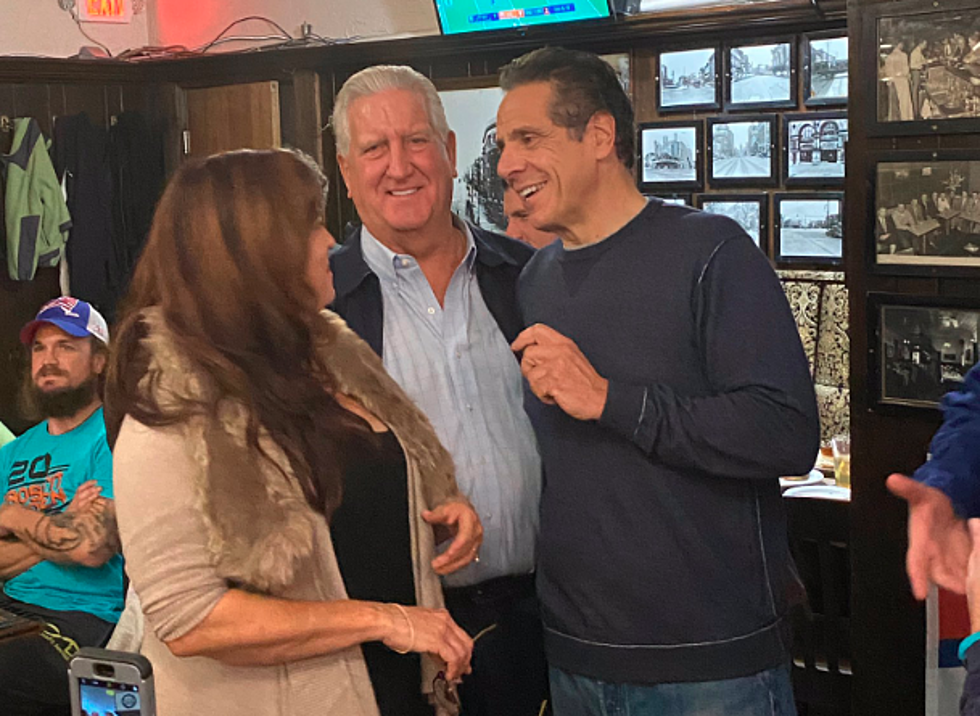 Gov. Cuomo Hangs Out At McGeary&#8217;s Irish Pub For Bills Game