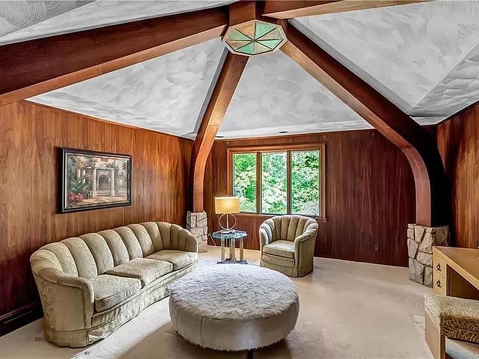 25 Pics of the Grooviest 'Stuck In The 70s' House for Sale in NY
