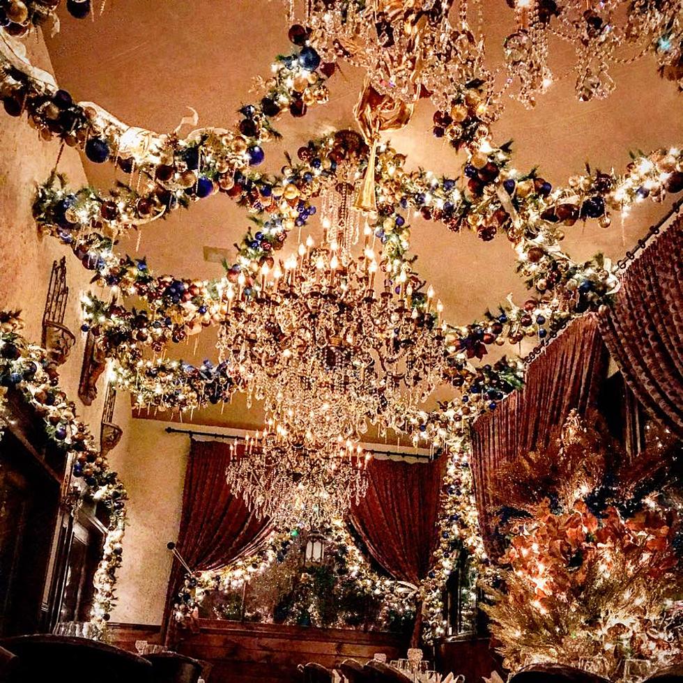 This Is America&#8217;s Most Holiday Decorated Restaurant, Just A Daytrip From The Capital Region