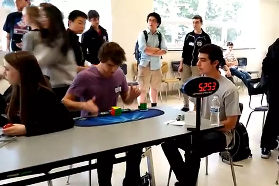 Teen Smashes World Record, Does Rubik’s Cube in 5.25 Seconds