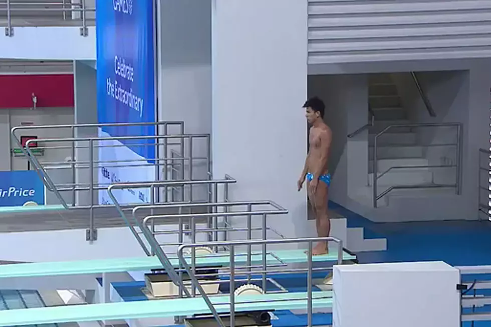 Competitive Filipino Divers Are (Really, Really) Terrible at Diving