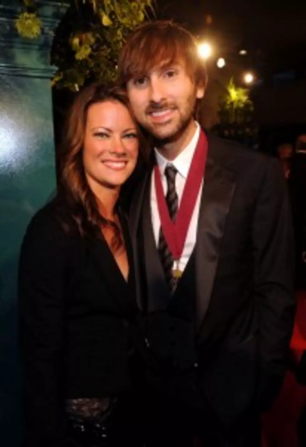 Lady Antebellum&#8217;s Dave Haywood Engaged &#038; More in Casey&#8217;s Taste of Country