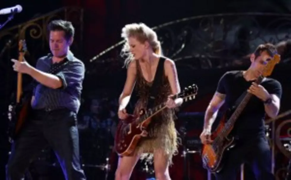 Taylor Swift Earned the Most Money in 2011 &#038; More in Casey&#8217;s Taste of Country