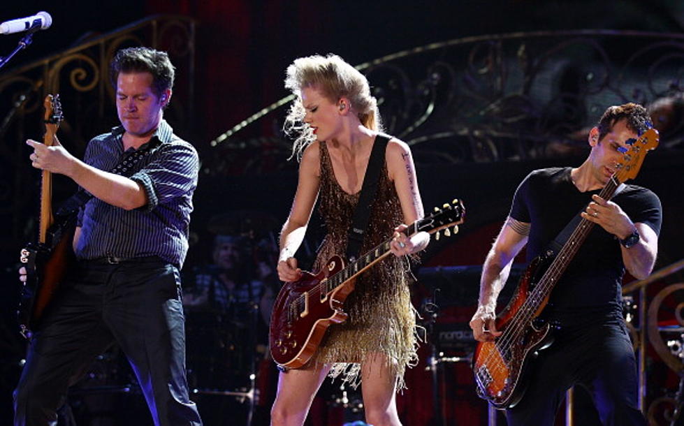 Taylor Swift Earned the Most Money in 2011 & More in Casey’s Taste of Country