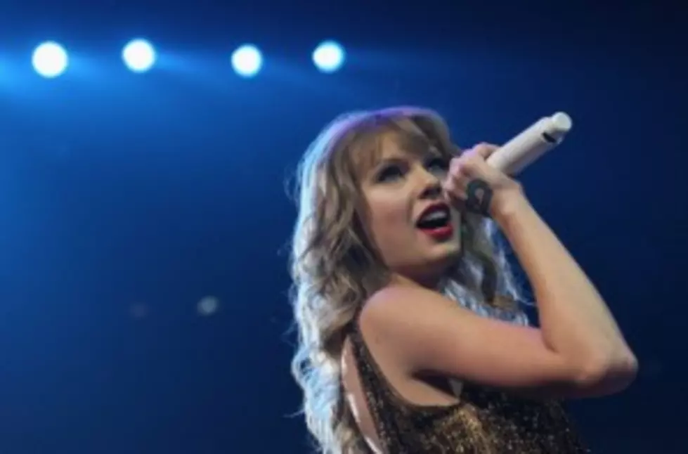 Taylor Swift Recording Rap Song &#038; More in Casey&#8217;s Taste of Country