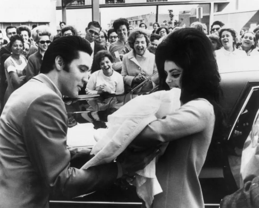 Country Trivia &#8211; What Was Elvis&#8217; First No. 1 Hit?