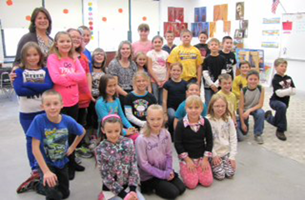 Fonda Fultonville Central School 4th Graders Song for Small Town Tour