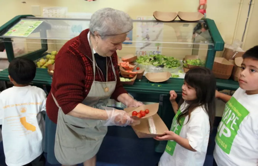 NY School Serves Children Vegetarian Lunches