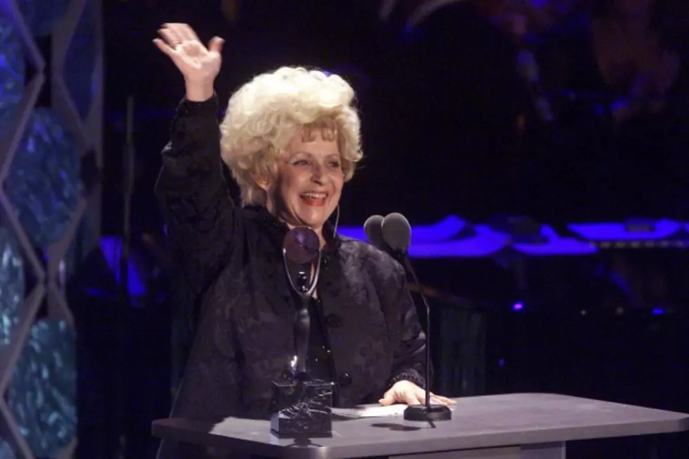 Brenda Lee On CMA Country Christmas &#8211; Why Didn&#8217;t She Sing?