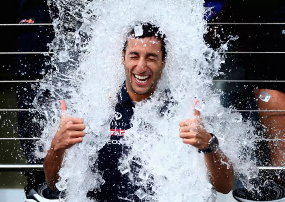 I Love This Ice Bucket Challenge: Dude Proposes Then Dumps The Water Over Her Head!