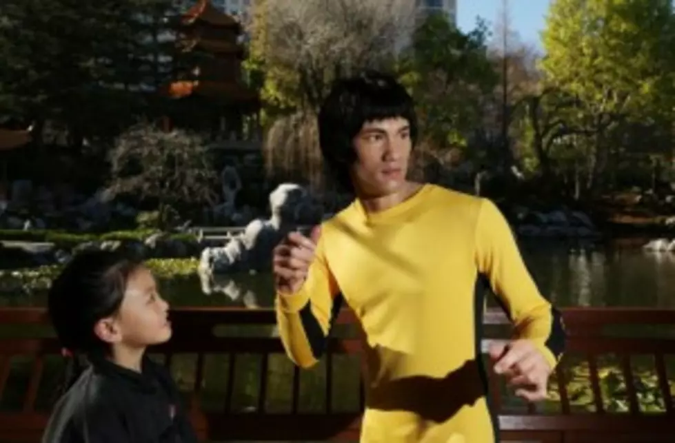 Amazing 5 Year Old Replicates Bruce Lee&#8217;s Nunchucks Scene From &#8220;Game Of Death&#8221;