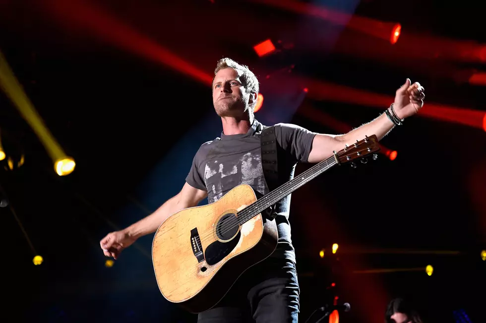 Dierks Bentley Got Stranded On The Side Of The Road [PHOTOS]