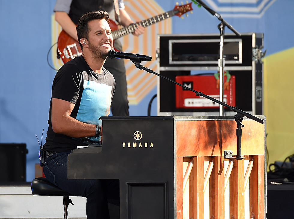 Luke Bryan Stops Show To Say Hello To An Old Neighbor [VIDEO]