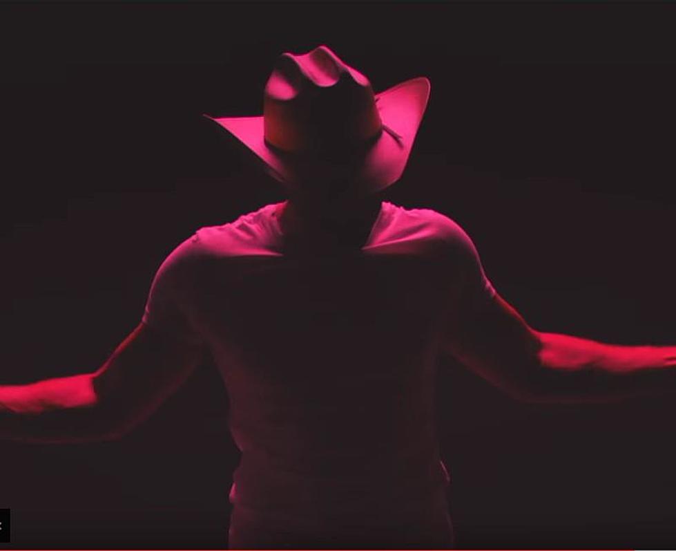 Are Fans “Seein’ Red” Over Dustin Lynch’s New Single?