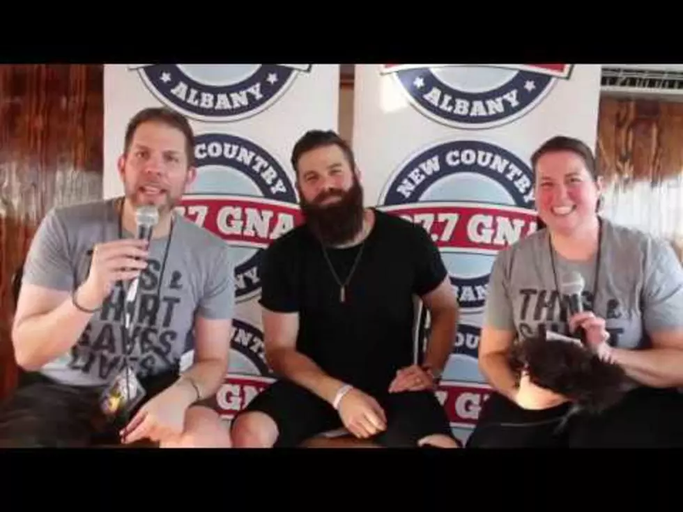 Jordan Davis Talk Beards, Briefs, And Aldean’s Bar (Video)