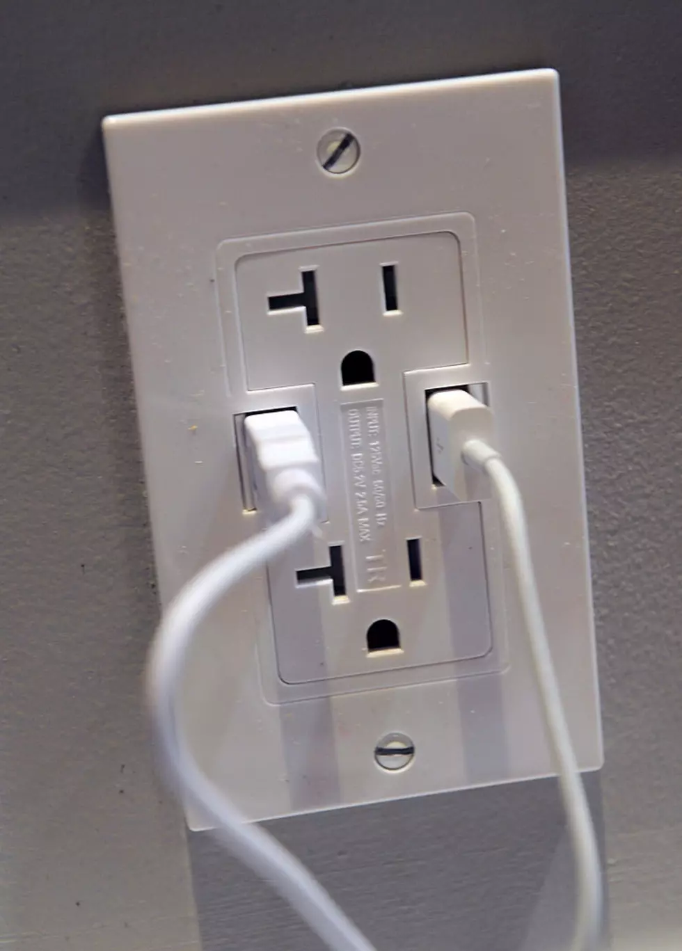Thousands Of USB Chargers Recalled Due To Fire Hazard