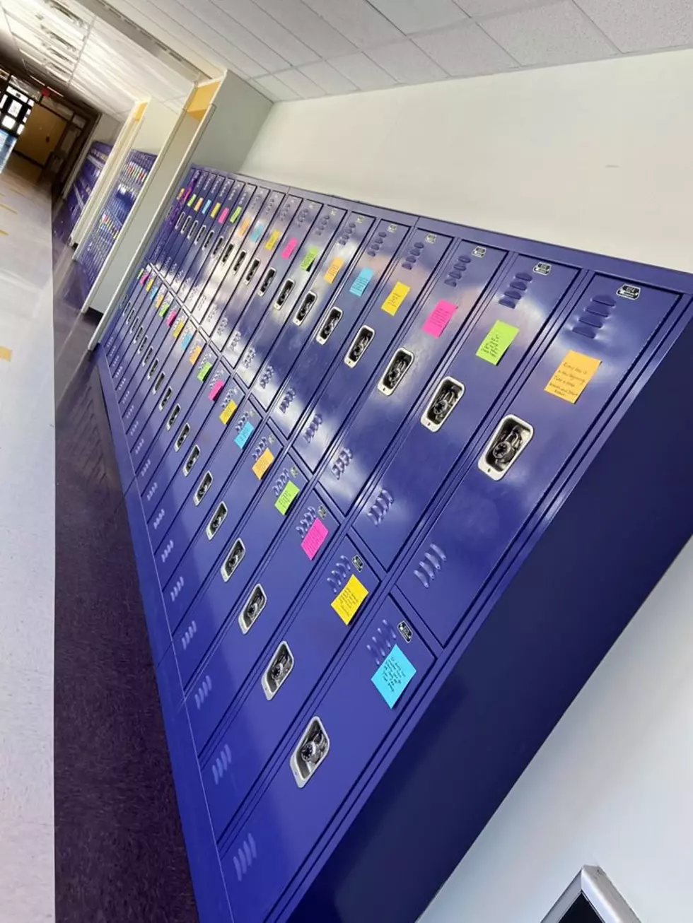 1000’s of Inspirational Notes Appear On Local HS Lockers