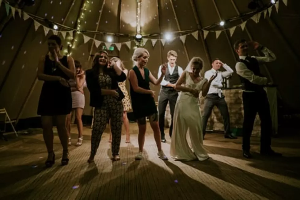 The Wedding Zinger: Cuomo Wants Distance on the Dancefloor