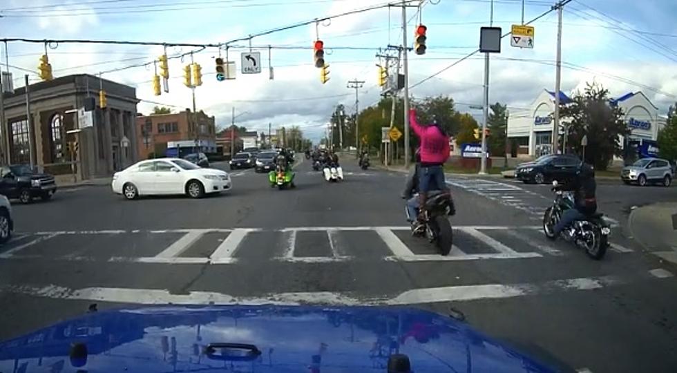 Pack of Bikers Dangerously Block Light on Busy Street in Schenectady