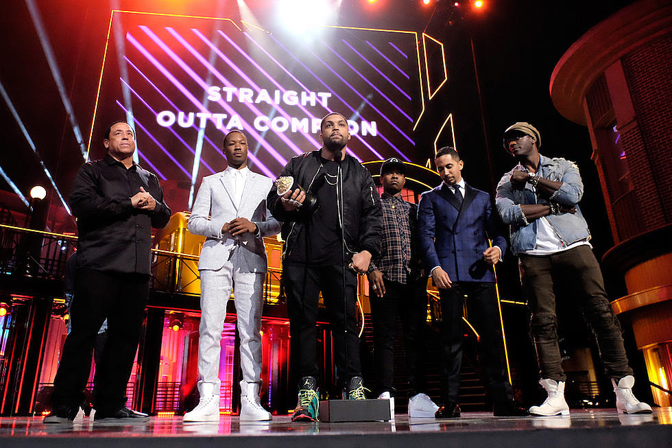 ‘Straight Outta Compton’ Wins True Story Award at 2016 MTV Video Music Awards