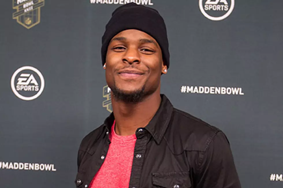 Pittsburgh Steelers Running Back Le’Veon Bell Takes His Skills From the Football Field to the Studio