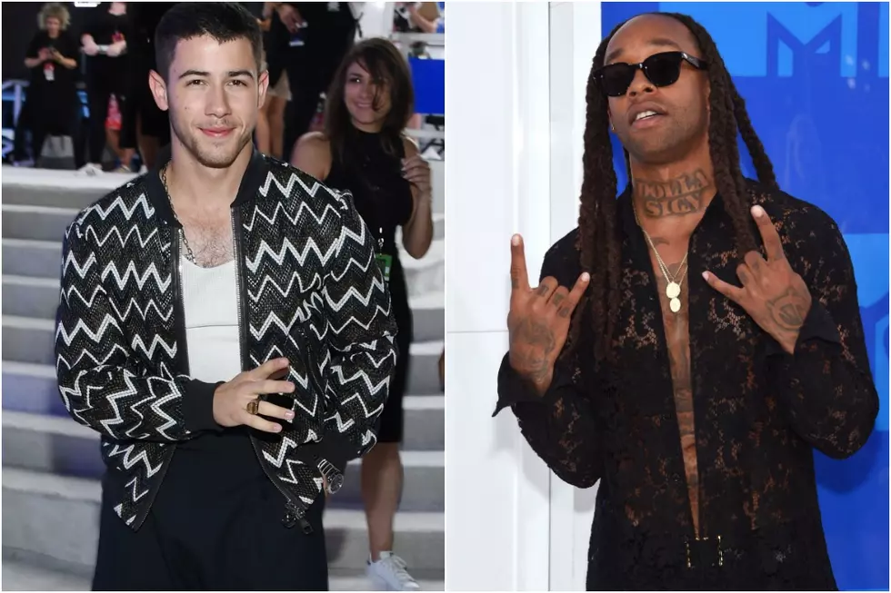 Ty Dolla Sign Performs “Bacon” With Nick Jonas at 2016 MTV Video Music Awards