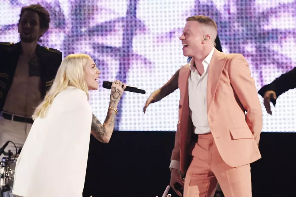 Macklemore and Skylar Grey Perform “Glorious” at 2017 American Music Awards