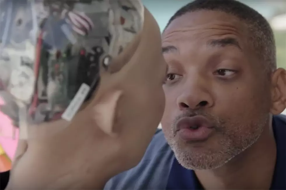Will Smith Goes on an Awkward Date With Sophia the Robot