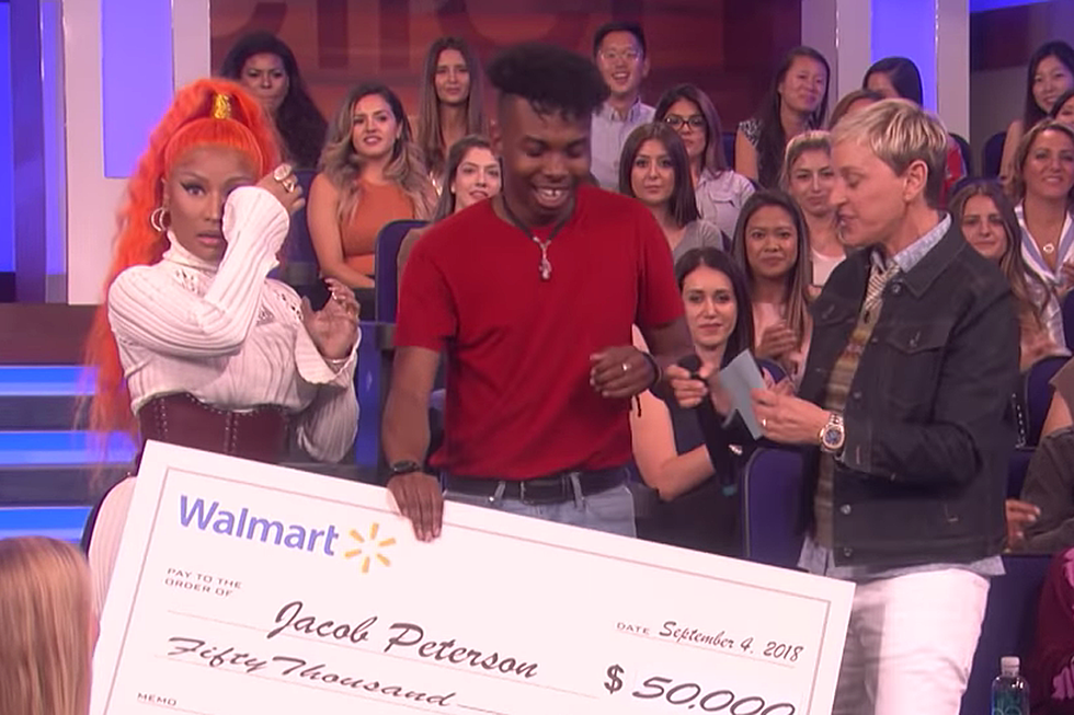 Nicki Minaj Gives Away $150,000 to Students on ‘Ellen’