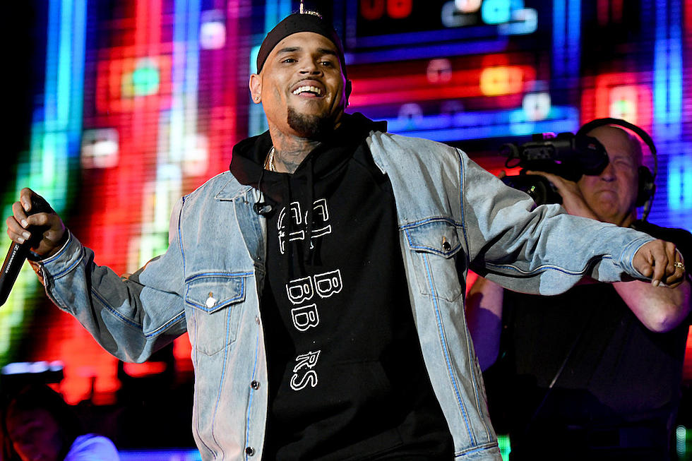 Chris Brown Allegedly Sniffing Coke